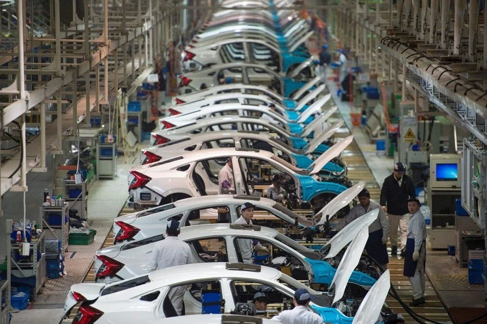 Dev otomobil markası 2 fabrikasını birden kapatıyor: Otomotiv sektörü şokta!
