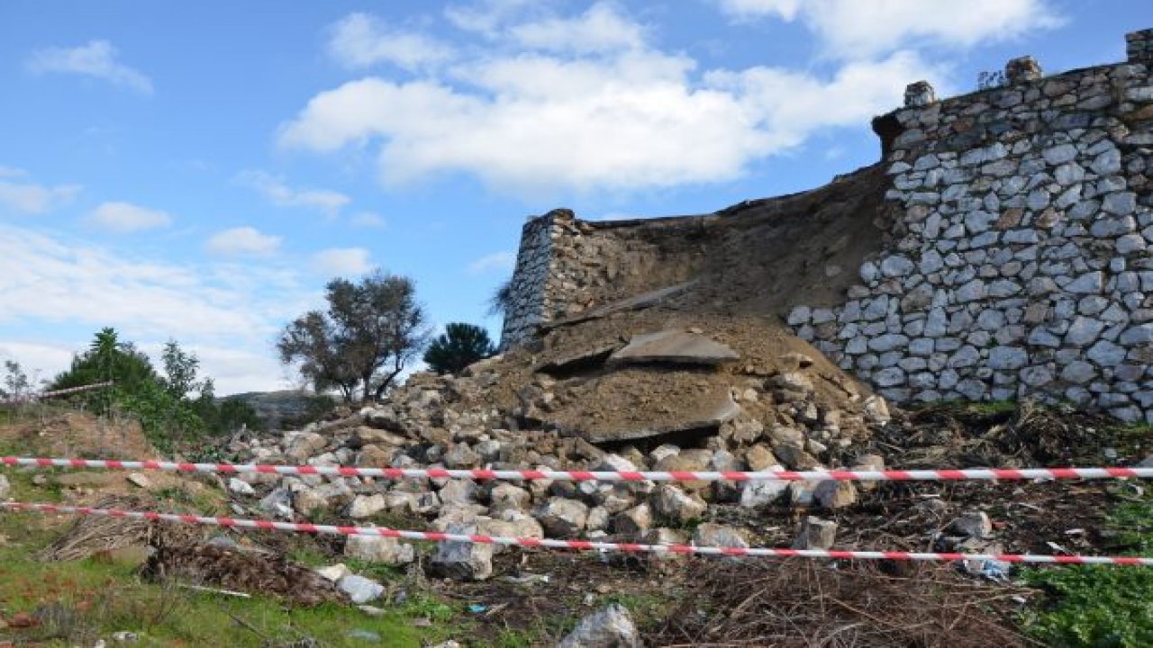İstinat duvarı yağışlara dayanamadı
