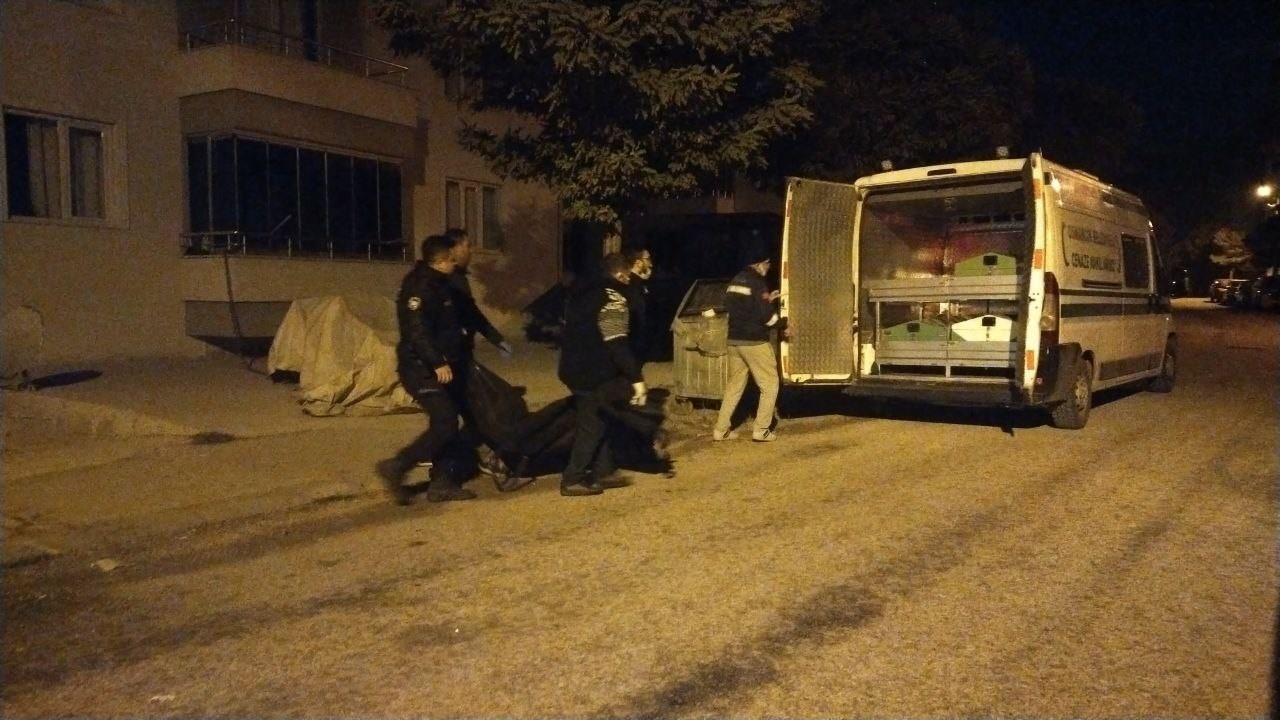 Not bırakıp evi yaktı: 1’i çocuk 2 ölü