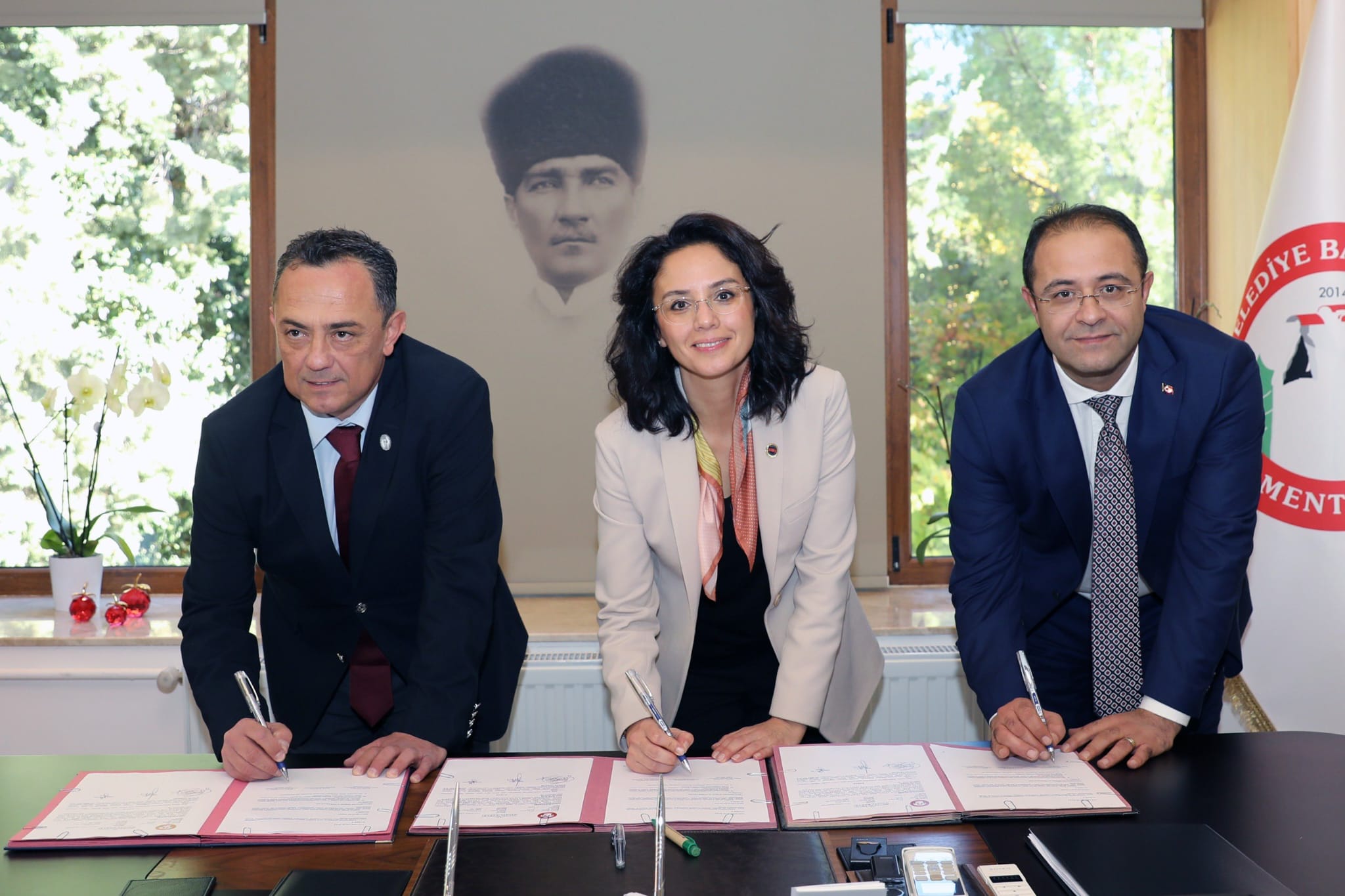 Menteşe Belediye Başkanı Köksal'dan Sahipsiz Kedi Köpek Açıklaması