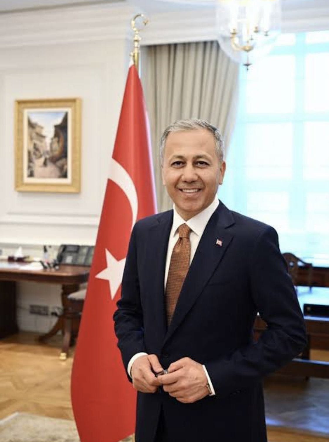 İçişleri Bakanı Yerlikaya'ya  TBMM'de saldırı