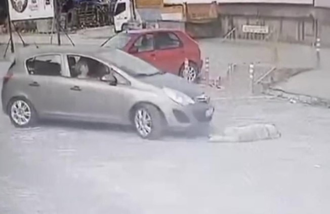 Bodrum'da arabayla üzerinden geçti! O anlar kamerada