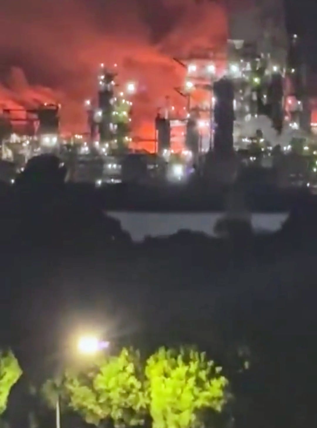 İzmir Aliağa’daki TÜPRAŞ rafinerisinde patlama oldu