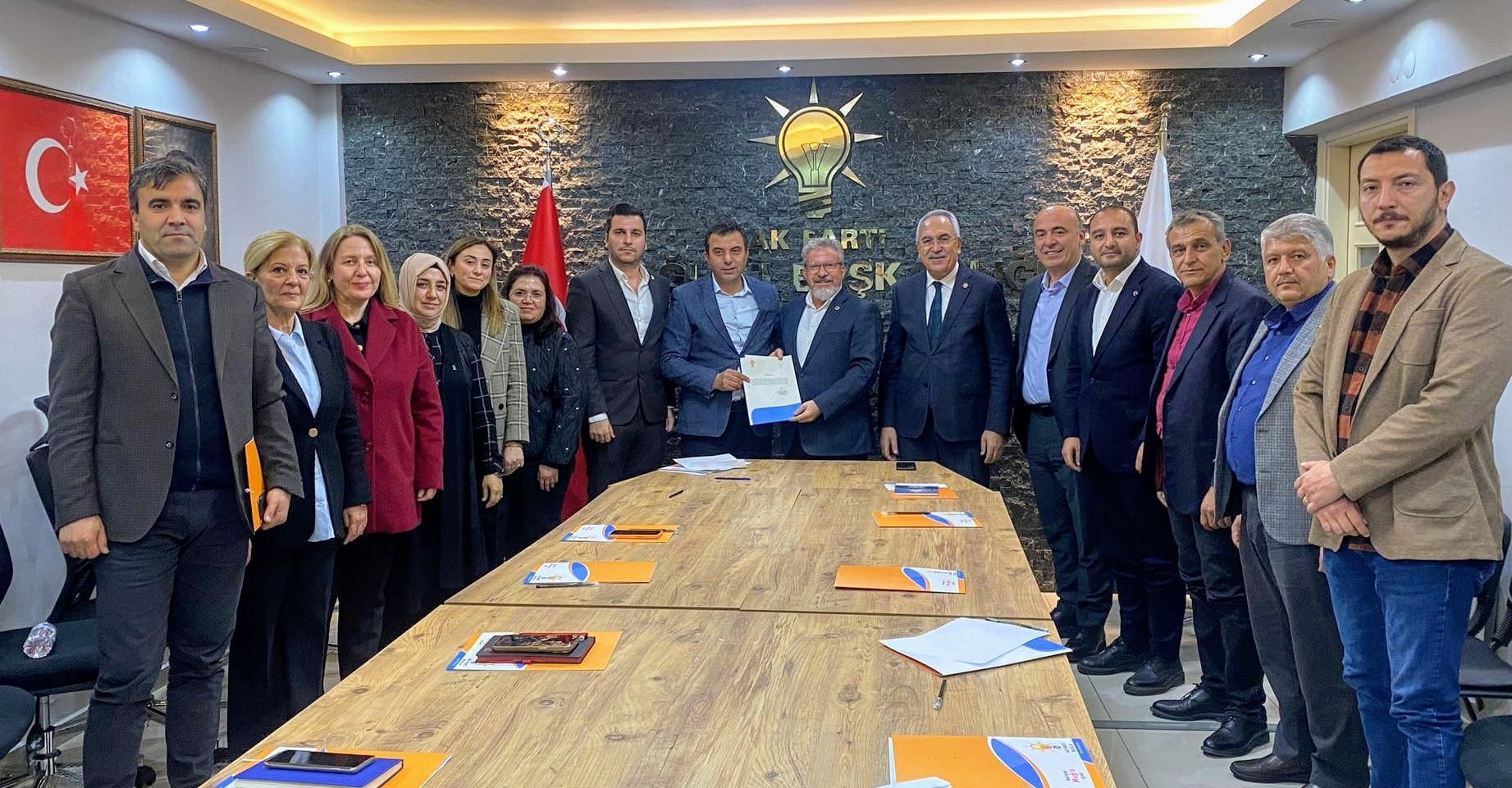 Fethiye İlçe Başkanı Sarıhan'a mazbatası verildi