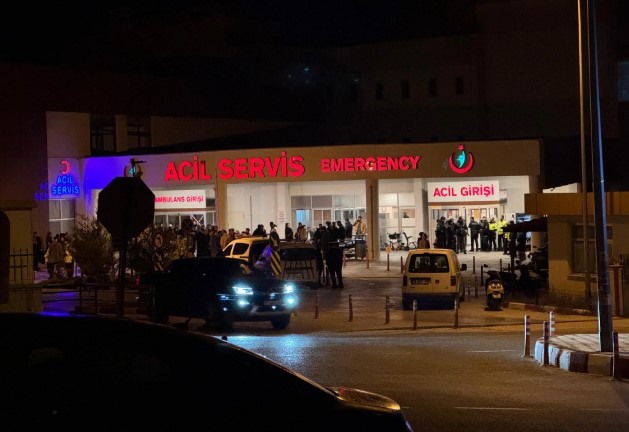 Kız Meselesi Kanlı Bitti! Üç Genç, Araç İçinde Katledildi