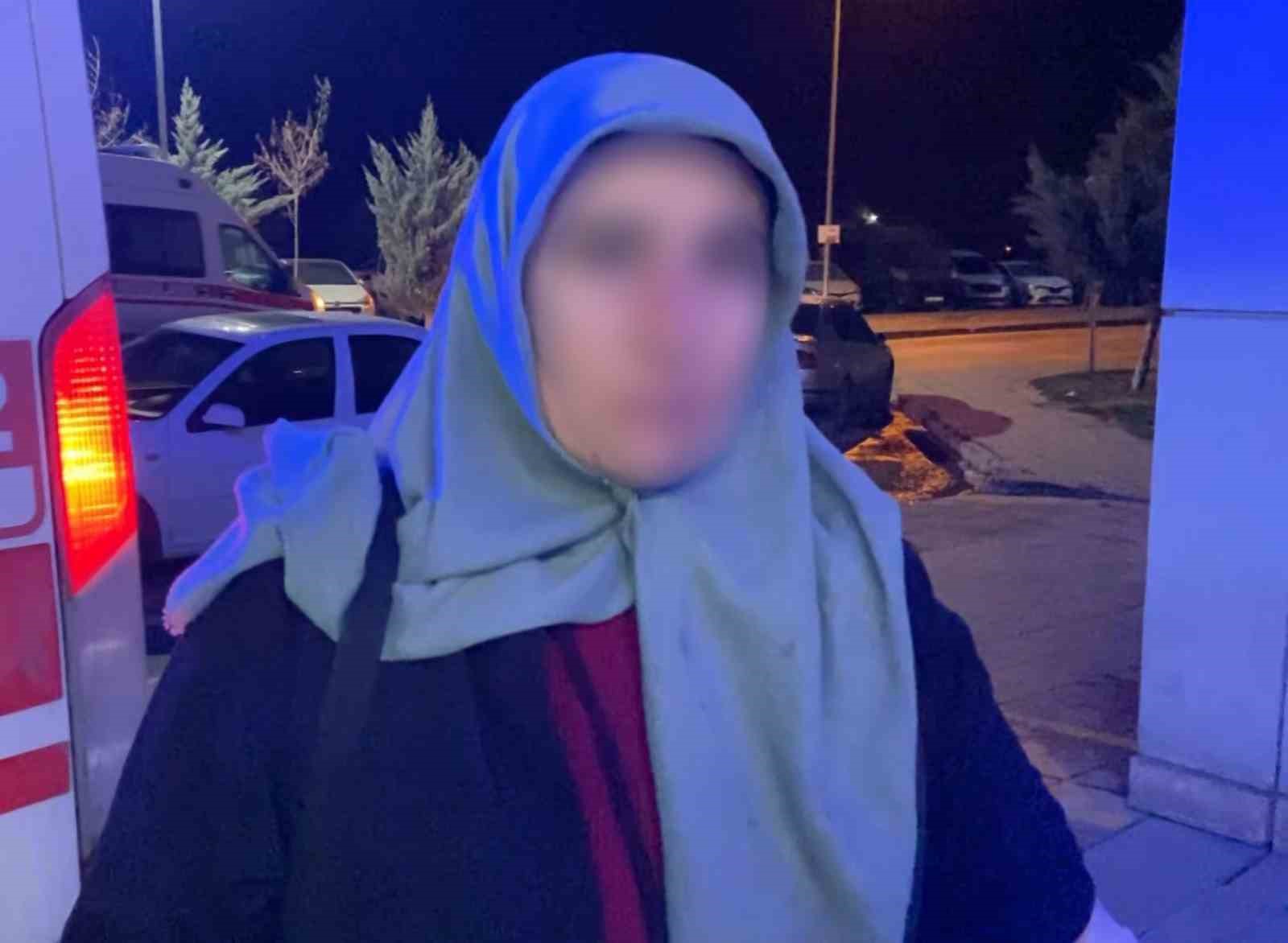 ÖNCE ARACA ÇARPTILAR, SONRA KADIN VE KOCASINI DARP EDİP KAÇTILAR