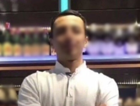 Kaos anları: Çocuk istismarcısı polise saldırdı