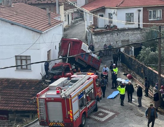 Feci kaza! Ölü ve yaralılar var