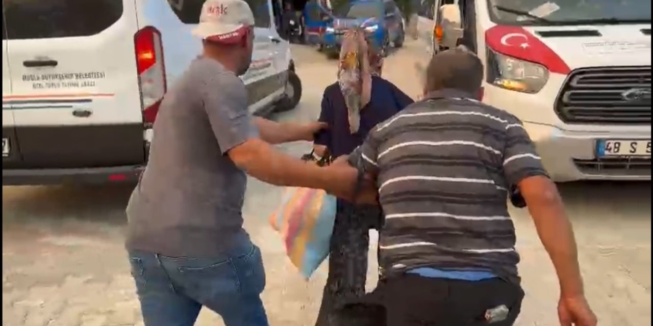 Muğla Kavaklıdere'de bir mahalle tahliye ediliyor