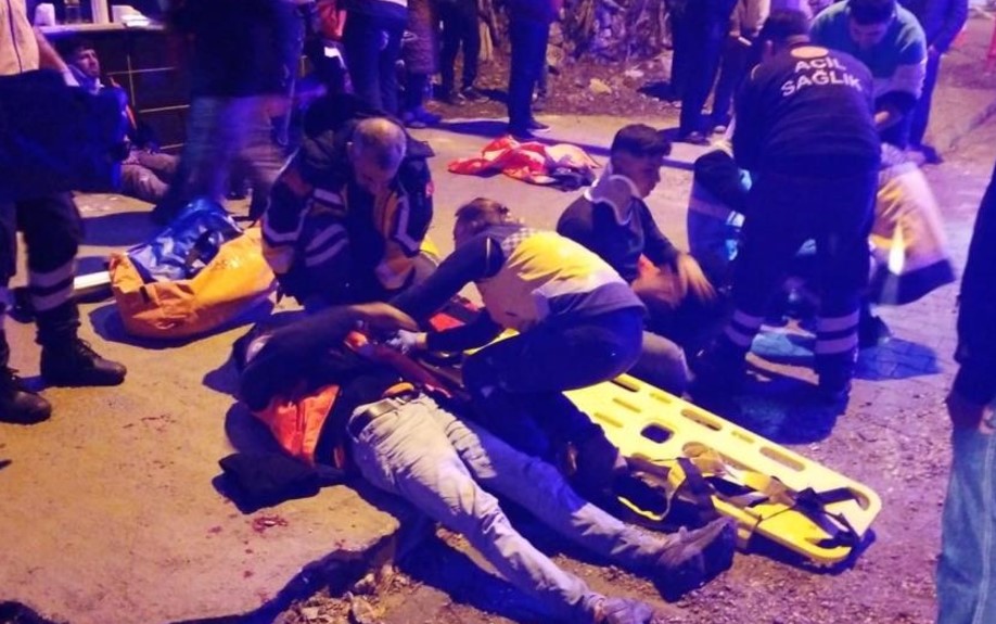 Feci kaza! Ortalık savaş alanına döndü! Yaralılar var