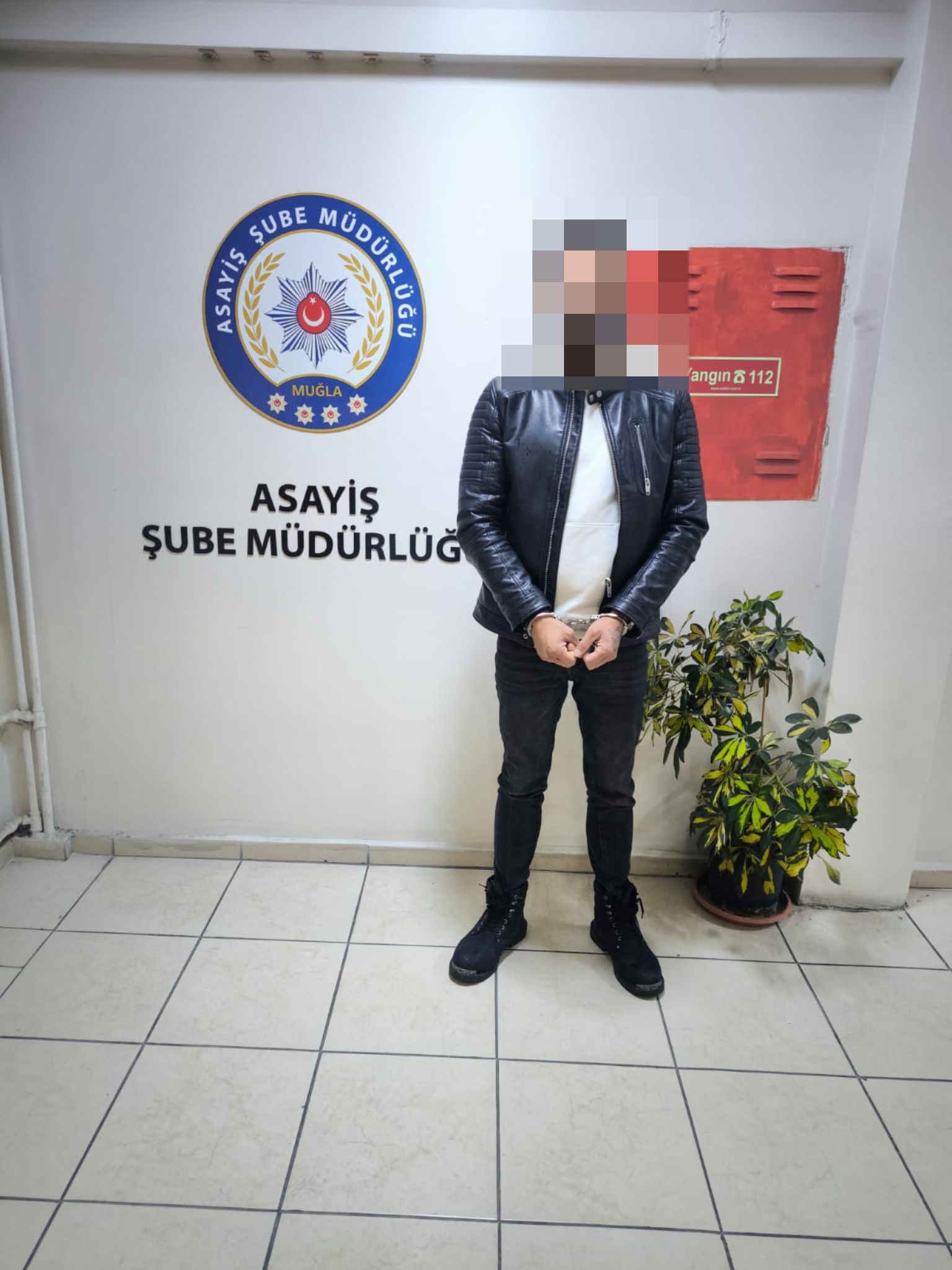 Toplam 91 Yıl  Hapis Cezasıyla Aranıyorlardı Muğla'da yakalandılar