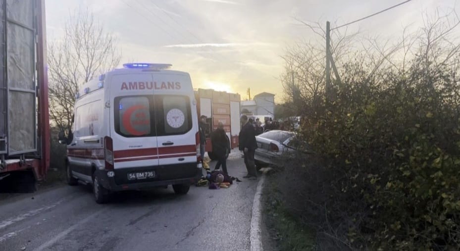 HURDAYA DÖNEN OTOMOBİL ANNEYE VE OĞLUNA MEZAR OLDU