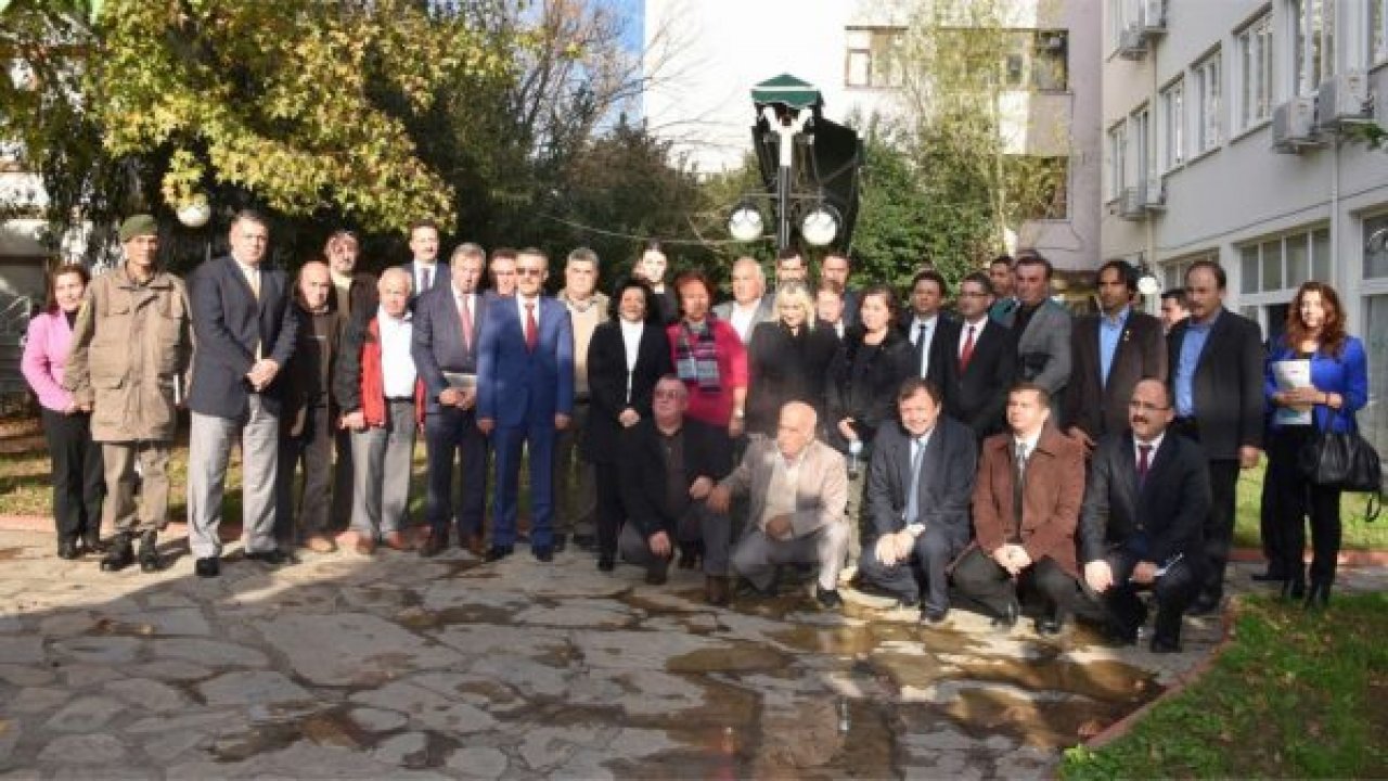 Civelek Muhtarlarla birarada