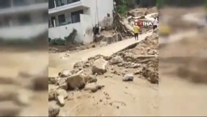 Dünyada ünlü turizm merkezinde felaket! Çok sayıda ölü ve yaralı var! Ordu harekete geçti