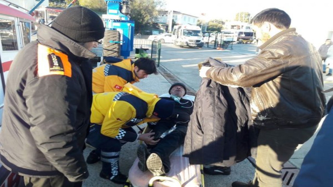 Deniz ortasında rahatsızlanan gemi personeli hastaneye tahliye edildi