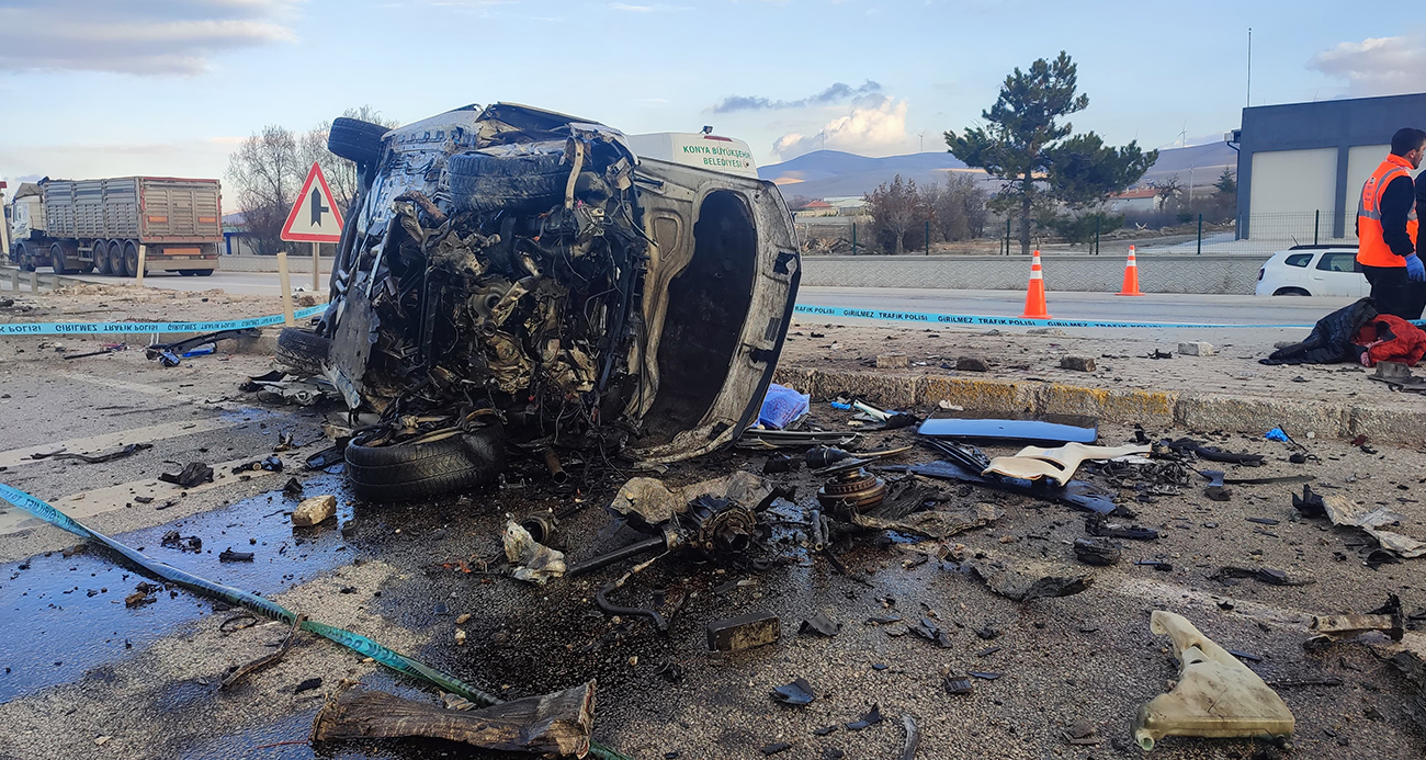 REFÜJE ÇARPTI: 3 ÖLÜ VAR!