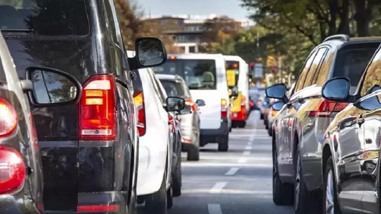 Araç almak için birikimi yapan dikkat: Toyota'nın sevilen modeli bu rakama inecek