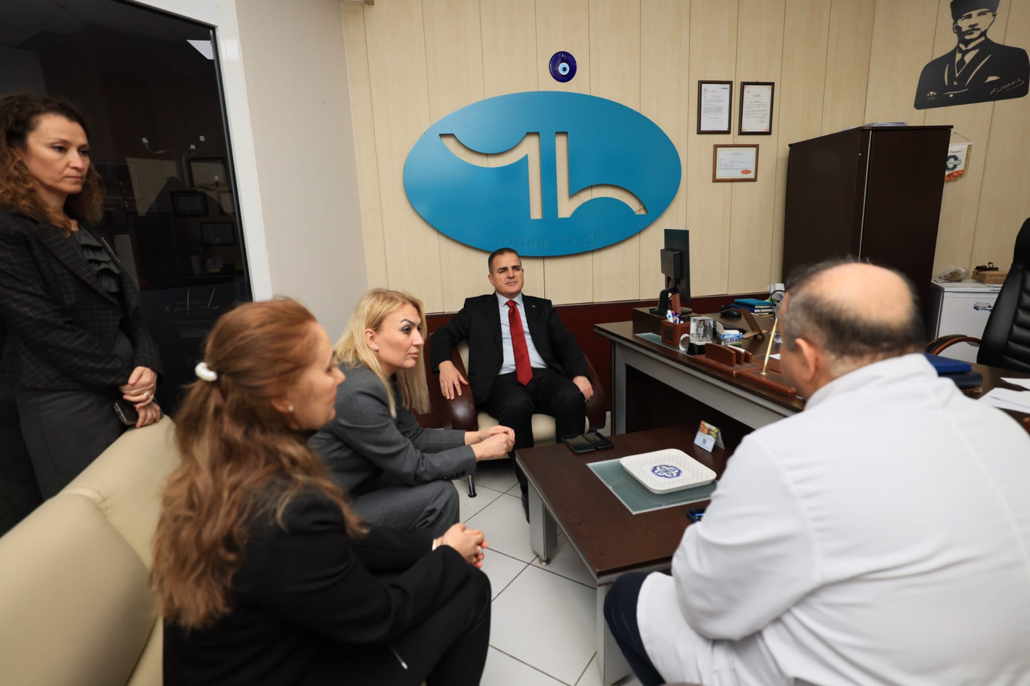 Vali Akbıyık'tan Ferdi Tayfur'a geçmiş olsun ziyareti