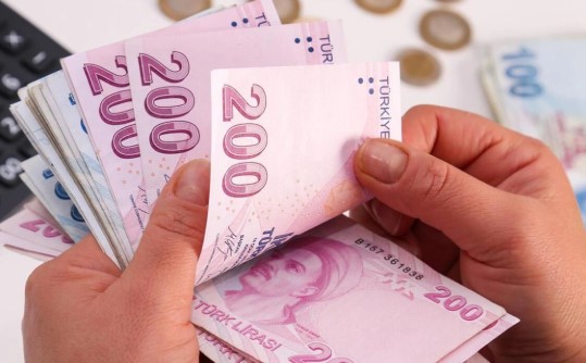 Emekliye bir defalığına mahsus 2 bin lira verilecek. Canlı yayında açıklandı