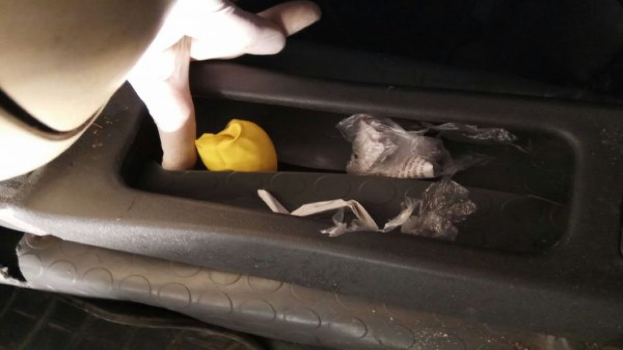 Polis şüphelendiği araçtan uyuşturucu çıktı