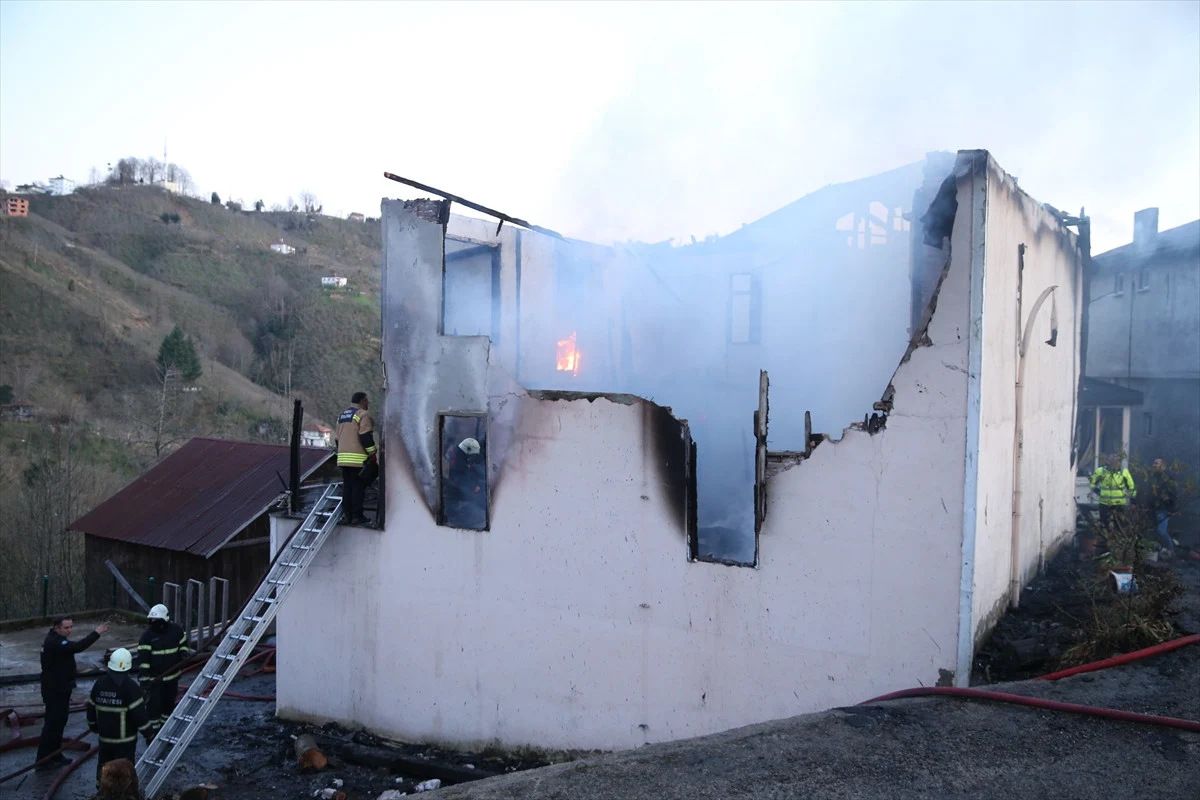 Yangın Faciası! Yaşlı Kadın Hayatını Kaybetti