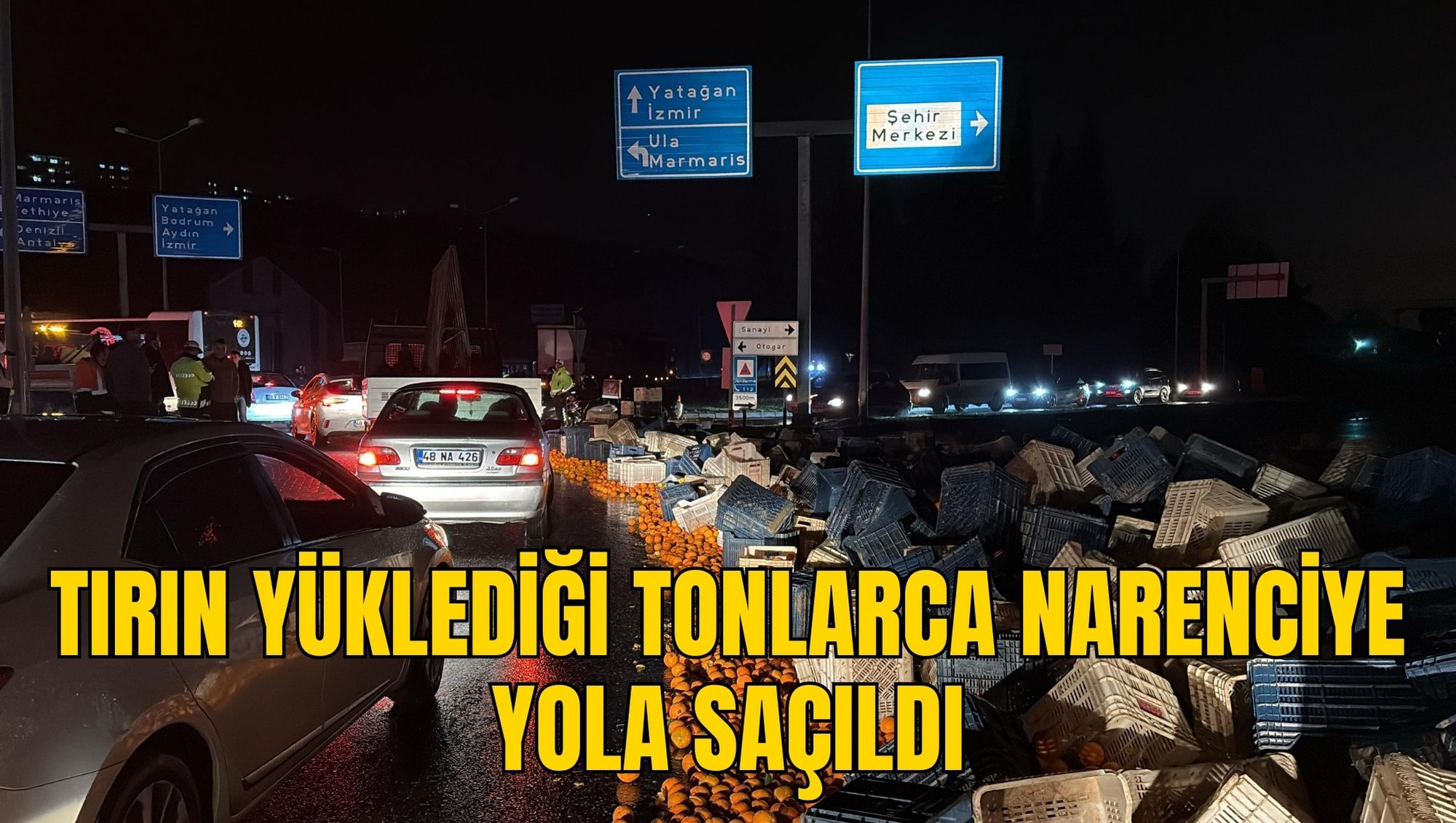 TIRIN YÜKLEDİĞİ TONLARCA NARENCİYE YOLA SAÇILDI