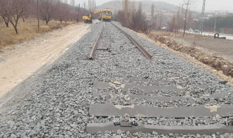 Lokomotif raylardan çıktı!