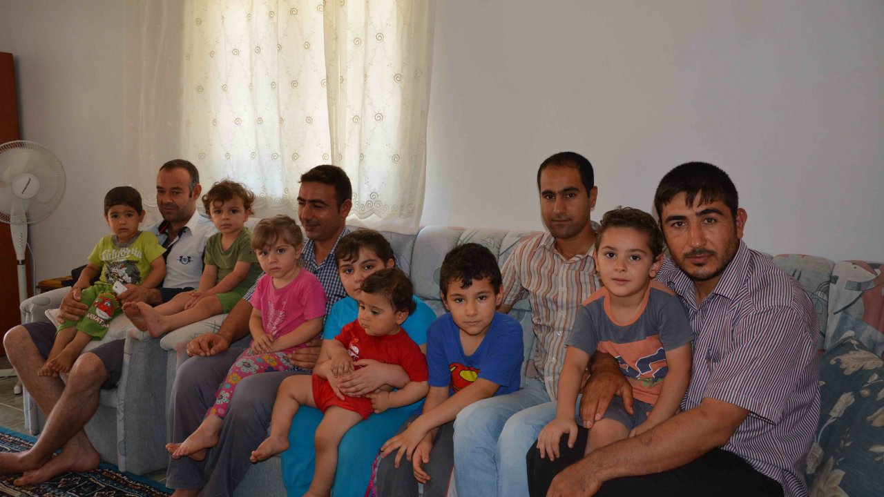 Türkmenler kimlik istiyor