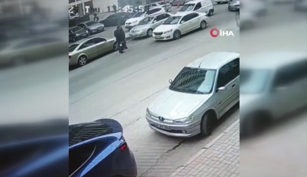 Sokak Ortasında Silahlı Saldırı! Kurşun Yağdırdı