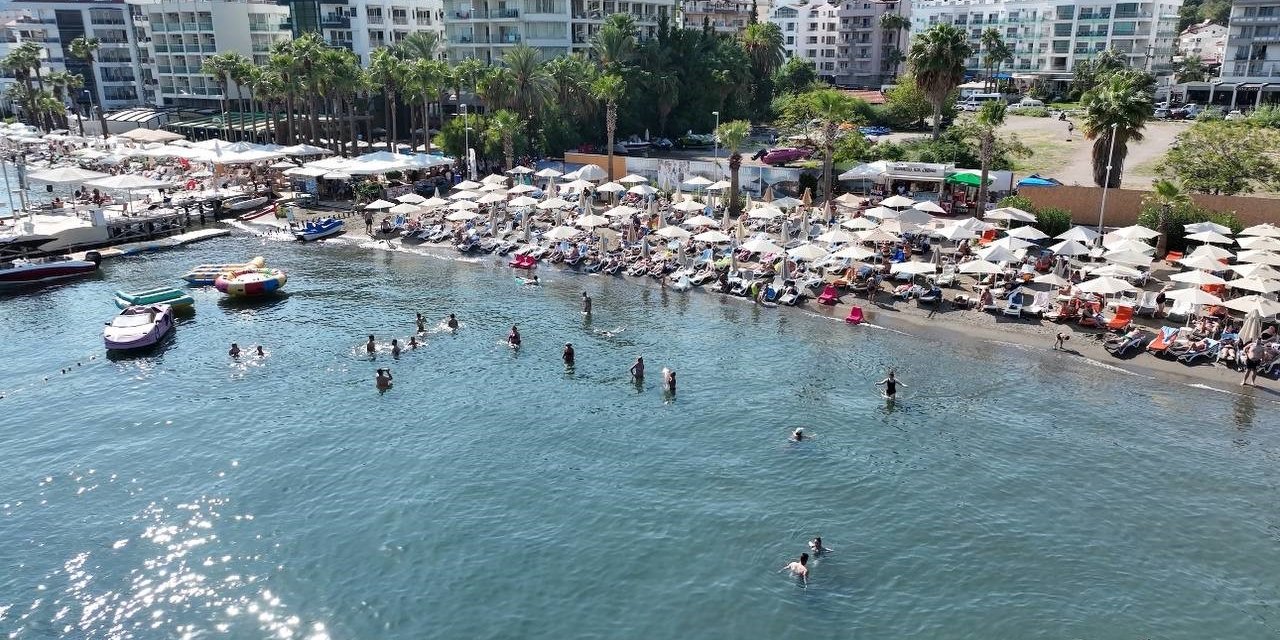 Muğla'da yaz bitse de turizm sezonu bitmedi