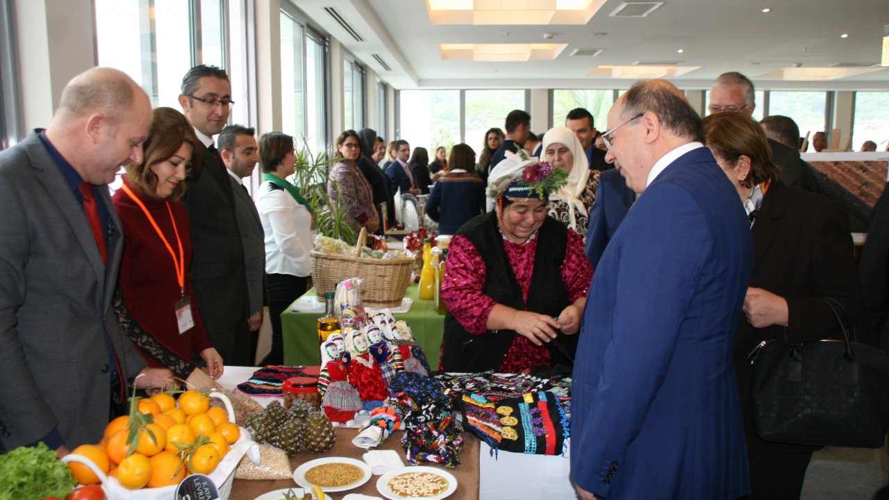 Toprak kadın eli ile yeşeriyor