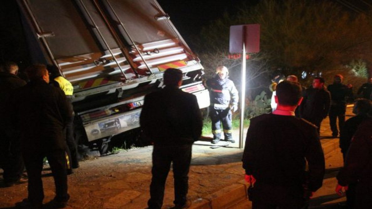 Kamyonet şarampole yuvarlandı: 1 ölü