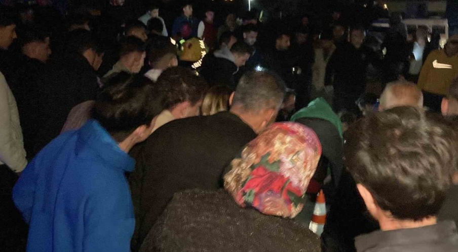 Vatandaşlar Cenazenin Kalkmasını İzledi