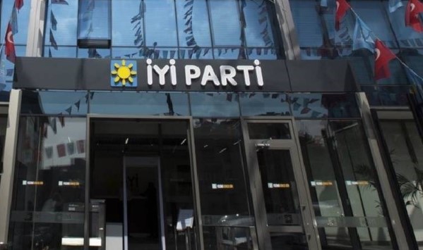 İYİ Parti’de toplu istifa!