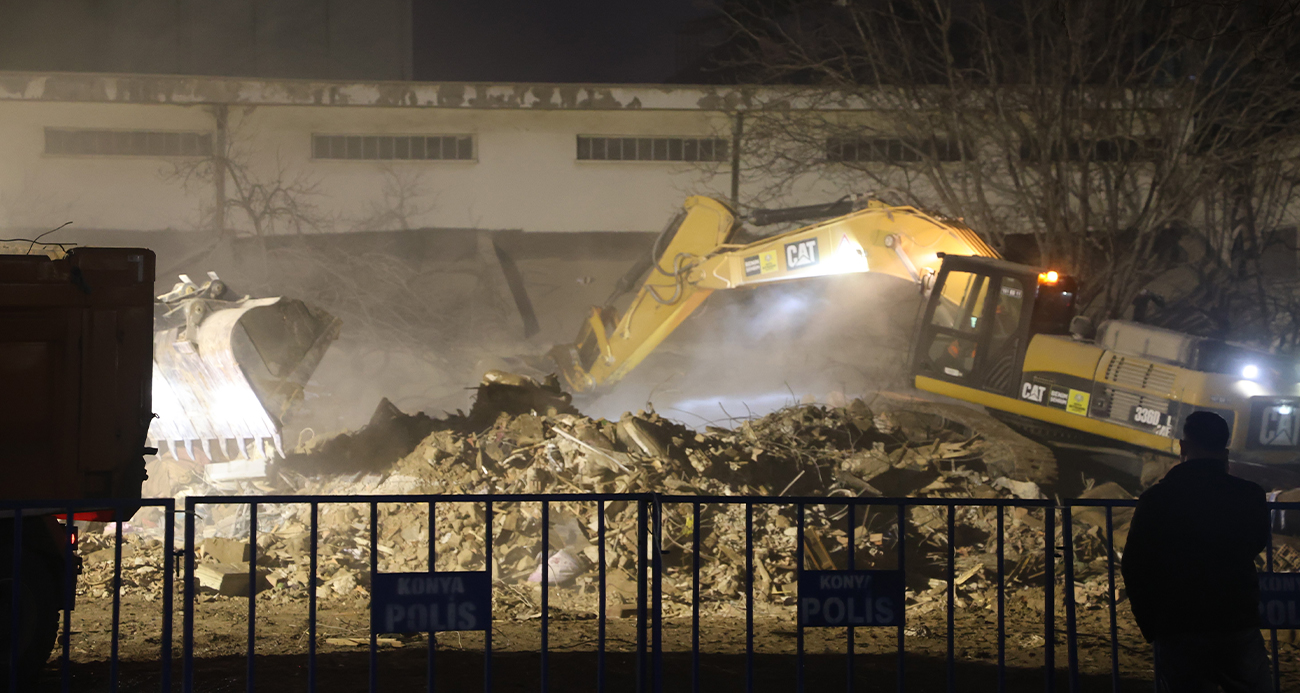 Konya'da Çöken Binanın Enkazı Kaldırıldı