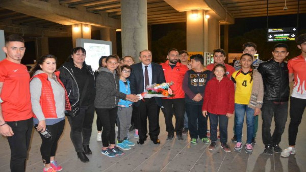 Dalamanlı sporcular Başkanlarını çiçeklerle karşıladı