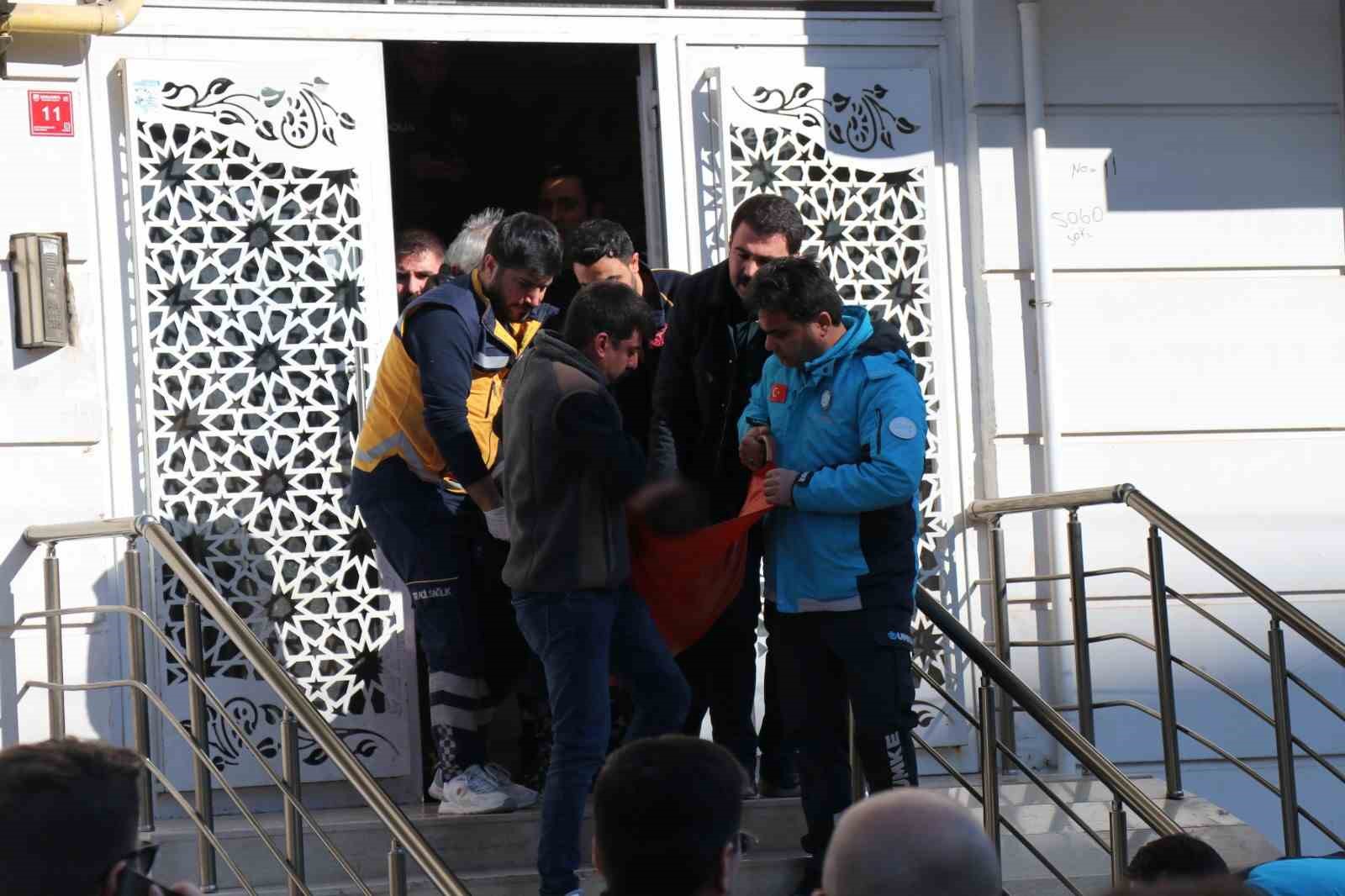 Aile Dramı: Çocuklarını Katletti Hayatına Son Verdi