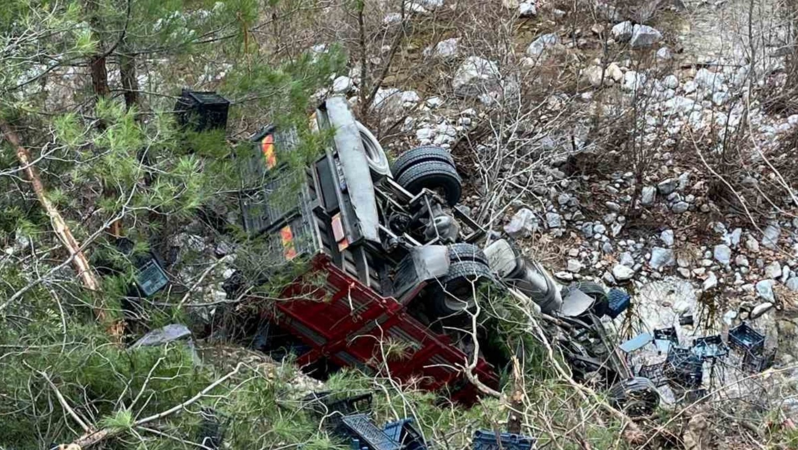 Kamyonet Faciası: 1 Ölü 1 Yaralı