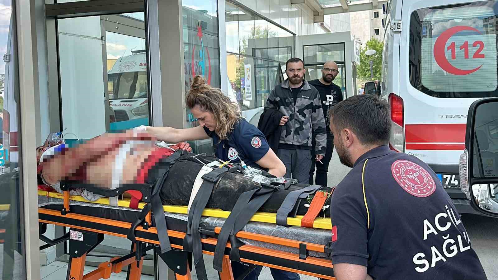 Dehşet Anları Mahkemeye Taşındı: Önce Bıçakladı Sonra Balkondan Attı