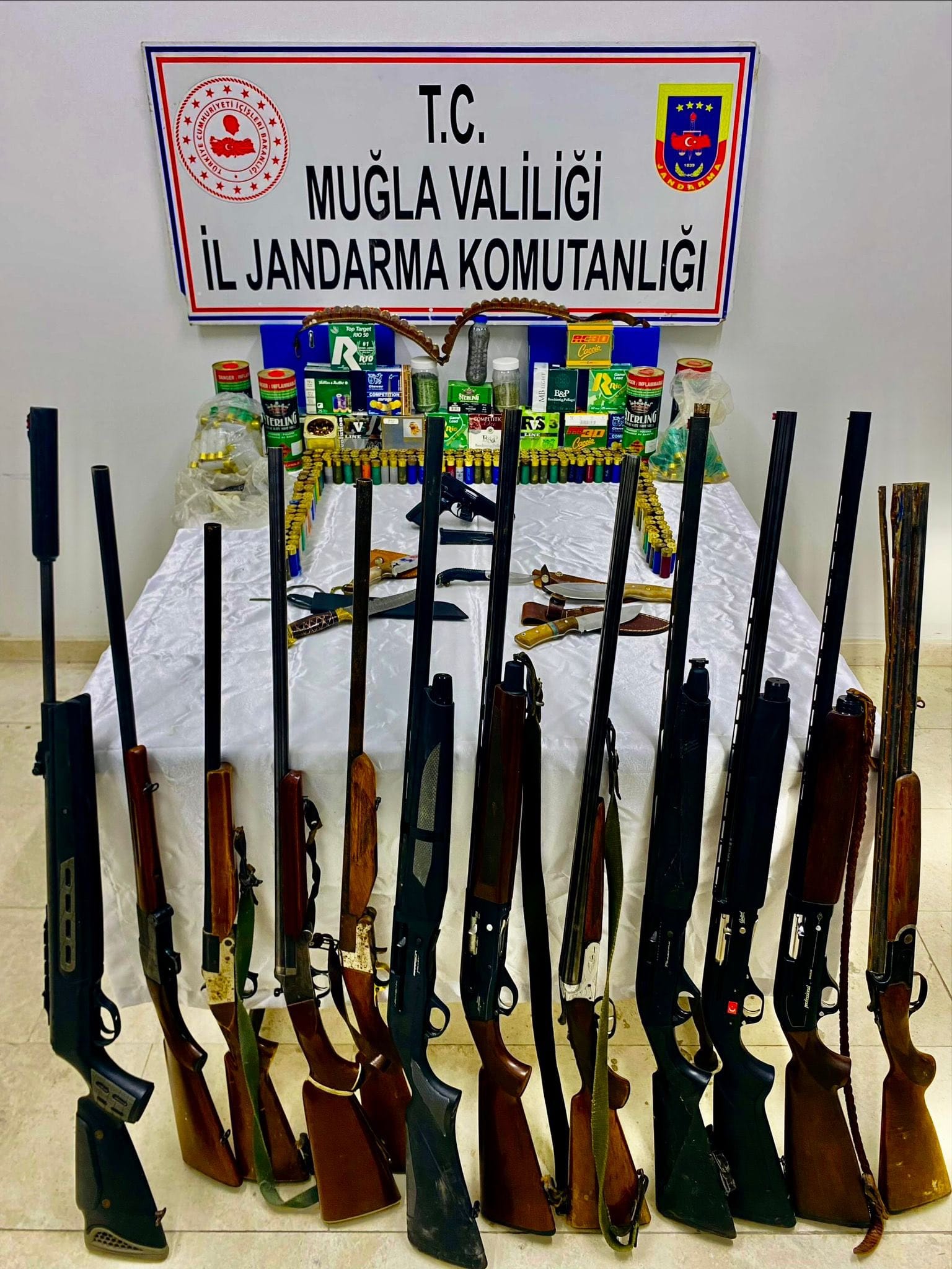 Evinde Cephanelik Bulundu