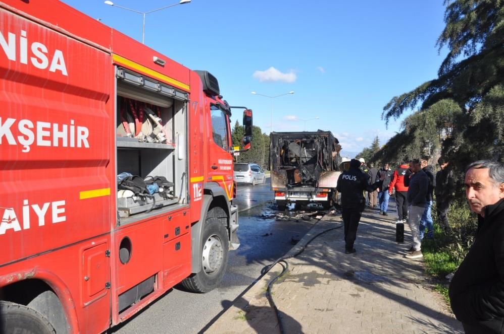 Feci Kaza: Seyir Halindeki Mobil Lokma Aracı Alev Aldı