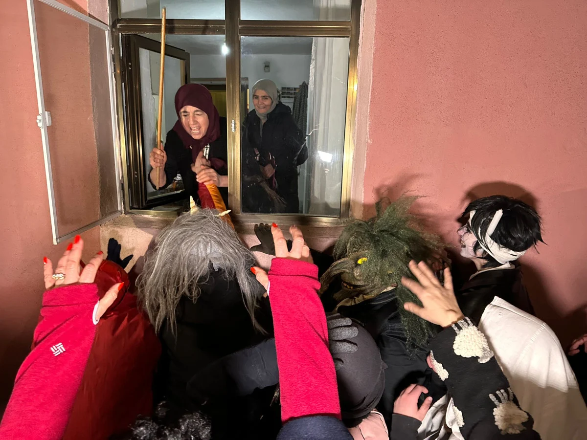 İşte Türkiye'nin En İlginç Geleneği :Bocuk Gecesi Geleneği Coşkuyla Devam Ediyor