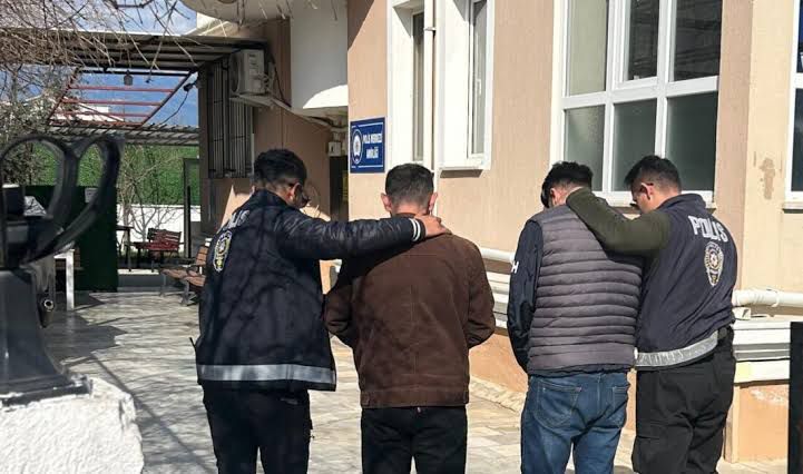 Muğla'da Araçları Kundaklayan 2 Kişi Tutuklandı