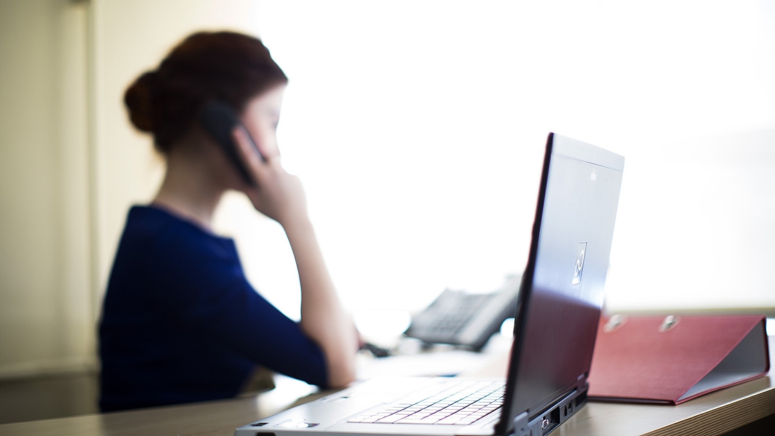 Çalışan Annelerin Yüzünü Güldüren Emeklilik Haberi: Yeni Şartlar Neler?