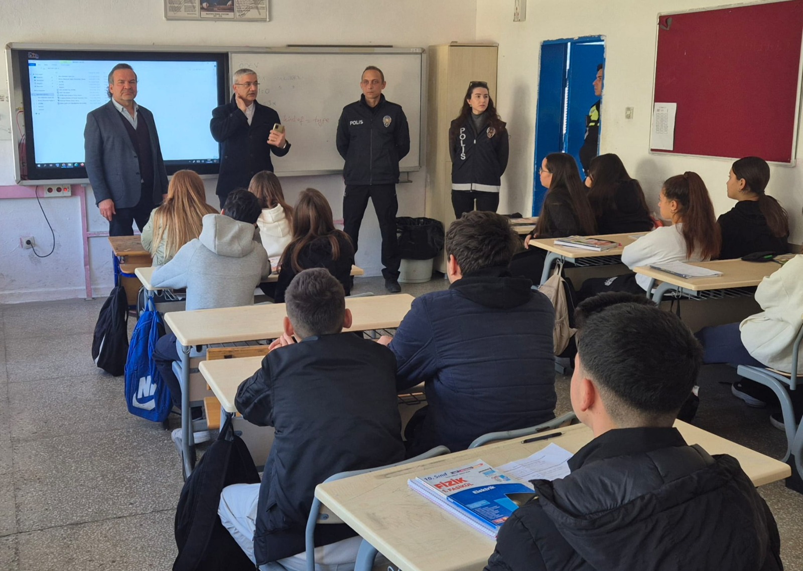 Datça’da Lise Öğrencilerine Tütün Ürünlerinin Zararları Anlatıldı