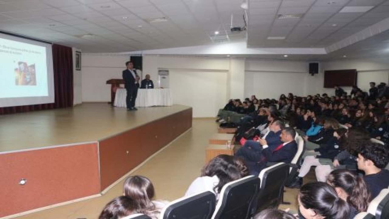 Polis liselilere siber suçları anlattı