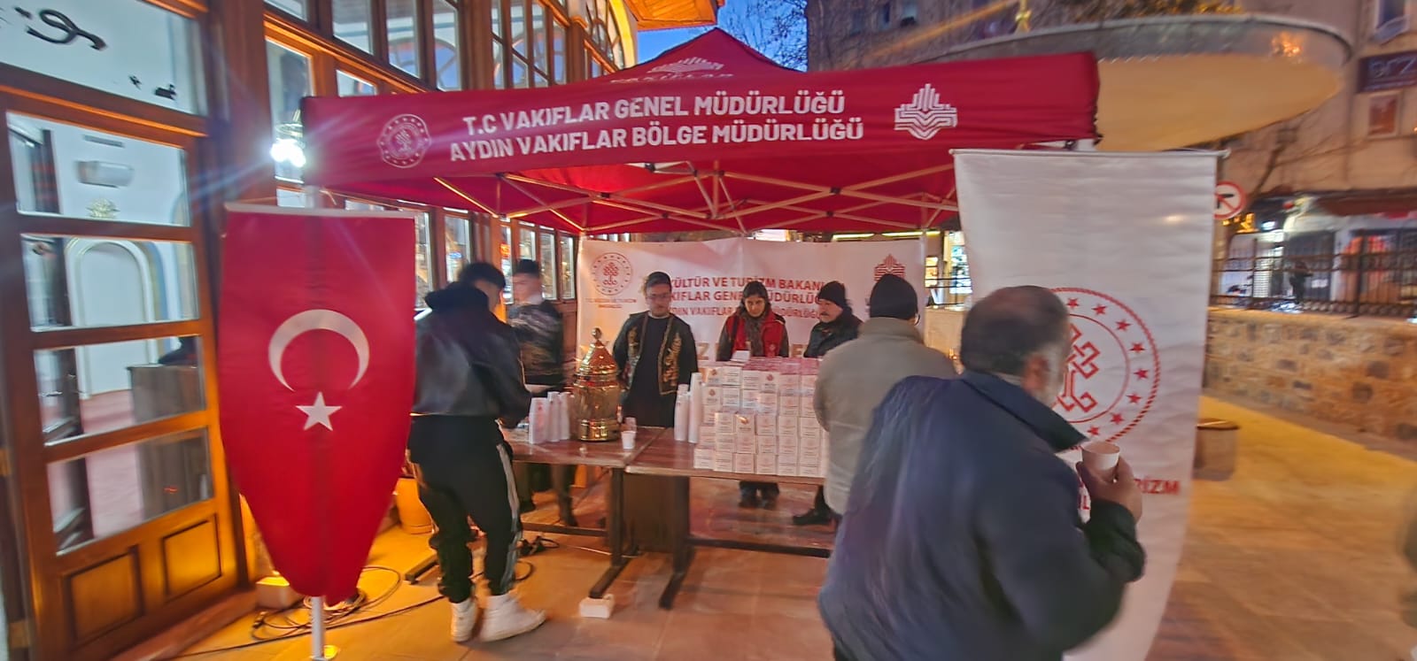 Vatandaşlara Kandil Simidi İkram edildi