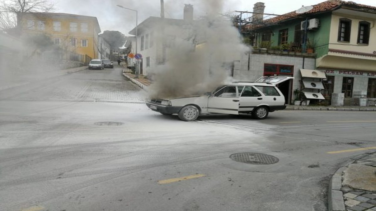 Araç alev topuna döndü