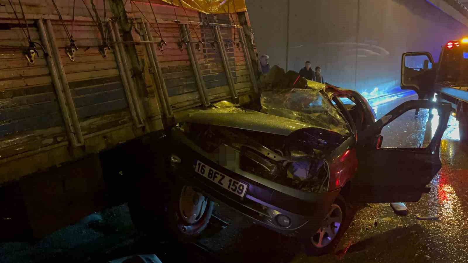 Alt geçitte zincirleme kaza: 1 ölü, 1’i ağır 4 yaralı