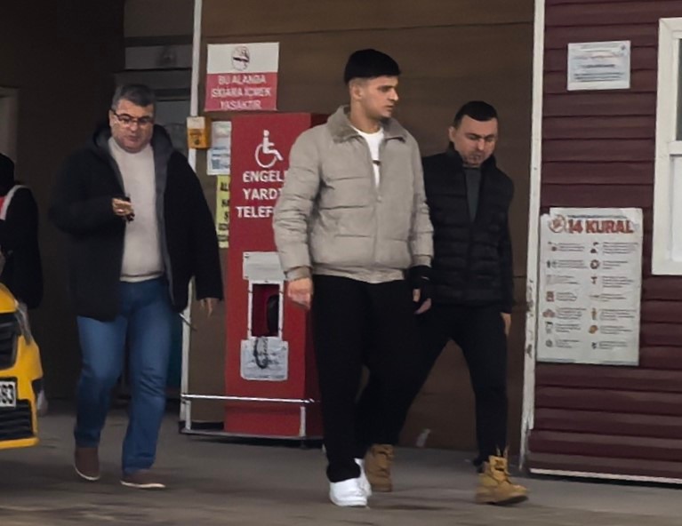 Kavgayı Ayırırken Canından Oluyordu